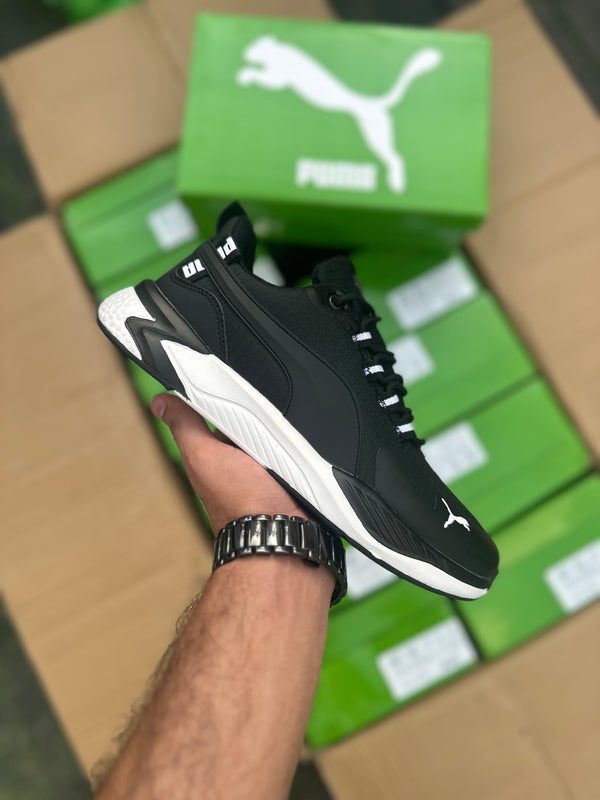 Pumma Pacer Black white