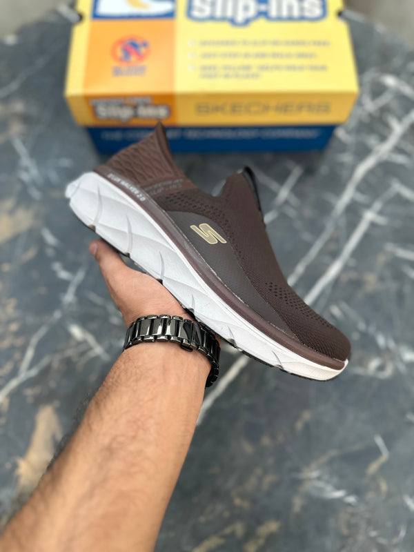 Skechers D’lux walker Slipins Choclate Brown