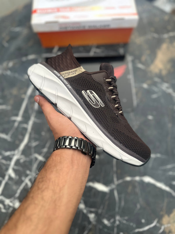 Skechers Slip inns-D’Lux-Dk brown